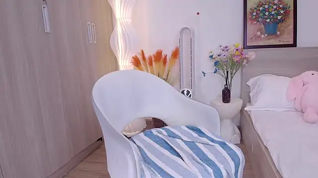 BunnyT Bae   online show from 04-20-26, 09:23