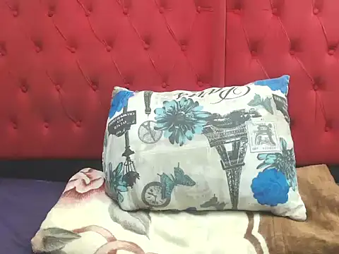 brownskingirl25 online show from 01-09-26, 06:21