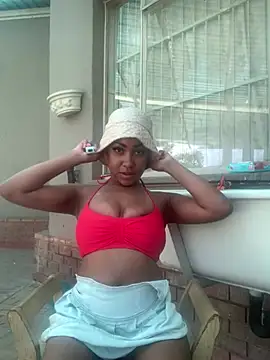 Snapshot of Creamy_bitchxxx chatting on 05-16-26, 10:36 Creamy bitchxxx online show from 05-16-26, 10:36