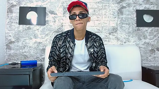 Snapshot of Harin_Prize chatting on 03-08-26, 11:36 Harin Prize online show from 03-08-26, 11:36