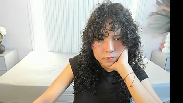 Snapshot of ZoeFox5 chatting on 01-11-26, 12:10 ZoeFox5 online show from 01-11-26, 12:10