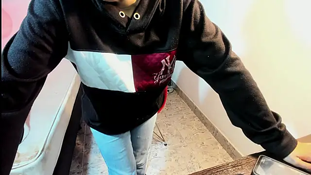 Snapshot of ZoeFox5 chatting on 02-20-26, 12:16 ZoeFox5 online show from 02-20-26, 12:16