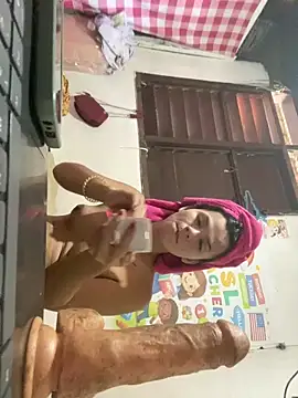 HugeNipsRosalinda online show from 04-12-26, 07:46