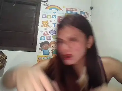 HugeNipsRosalinda online show from 04-26-26, 11:19