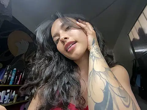 auroramooon online show from 02-19-26, 06:15