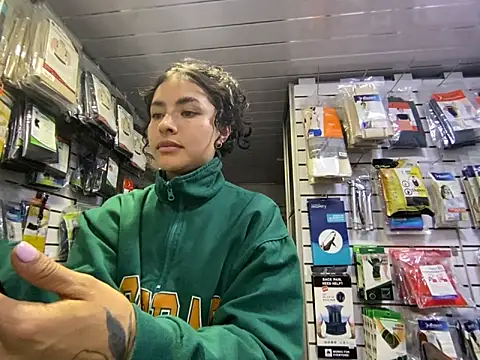 auroramooon online show from 03-05-26, 11:01