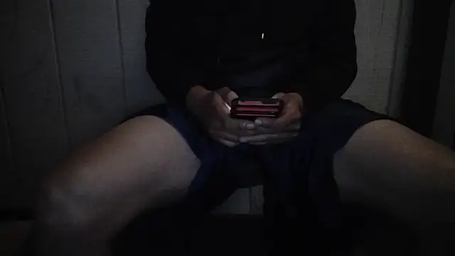 Snapshot of Lonelyboiatl chatting on 04-27-26, 09:40 Lonelyboiatl online show from 04-27-26, 09:40