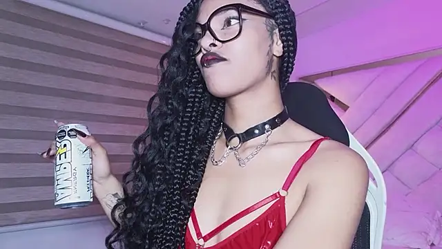 mia gatesvg online show from 02-18-26, 03:02