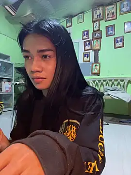 EnviousMaddie online show from 04-26-26, 10:02