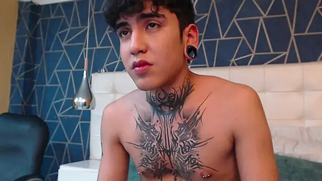 Snapshot of MarkOlsenn chatting on 01-06-26, 08:12 MarkOlsenn online show from 01-06-26, 08:12