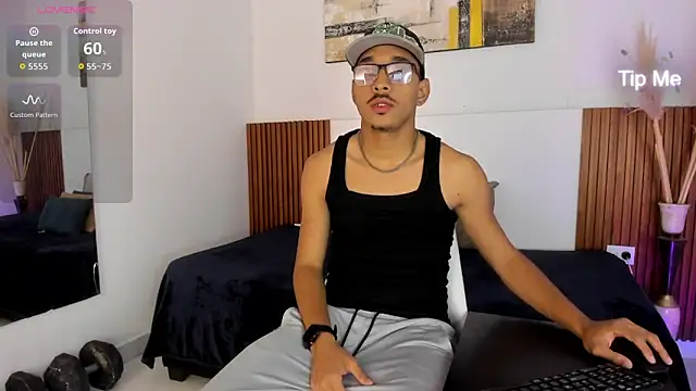 Julian Dark  online show from 02-06-26, 04:28