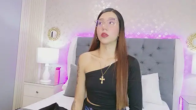 Snapshot of VioletFroost chatting on 03-11-26, 07:20 VioletFroost online show from 03-11-26, 07:20