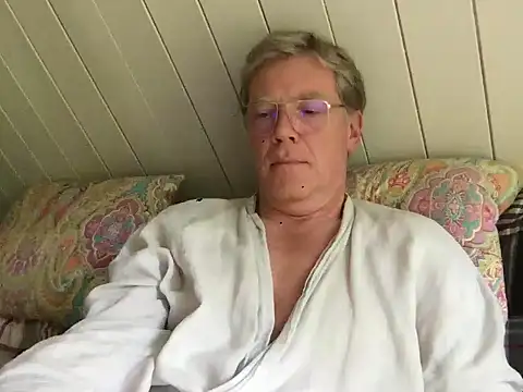 Snapshot of abibull chatting on 05-16-26, 08:44 abibull online show from 05-16-26, 08:44