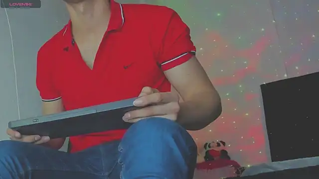 camilo model online show from 06-08-26, 04:02