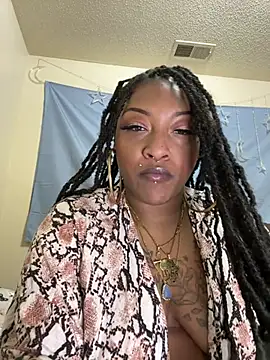 Snapshot of Egyptian_reign chatting on 01-14-26, 11:31 Egyptian reign online show from 01-14-26, 11:31