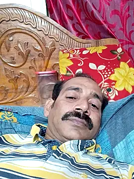 Snapshot of Mdsalu47 chatting on 01-10-26, 08:32 Mdsalu47 online show from 01-10-26, 08:32