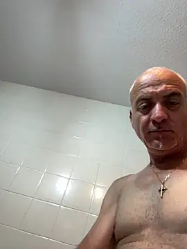 Snapshot of Antoniman9 chatting on 06-17-26, 02:36 Antoniman9 online show from 06-17-26, 02:36
