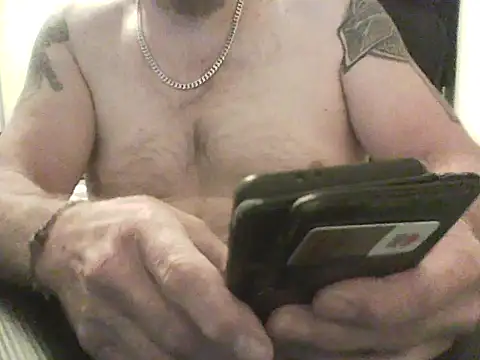 Snapshot of loudandproud chatting on 04-28-26, 06:07 loudandproud online show from 04-28-26, 06:07
