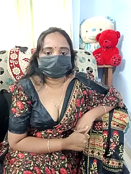 Snapshot of Tinarosy13 chatting on 02-09-26, 09:35 Tinarosy13 online show from 02-09-26, 09:35