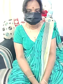 Snapshot of Tinarosy13 chatting on 03-04-26, 08:53 Tinarosy13 online show from 03-04-26, 08:53