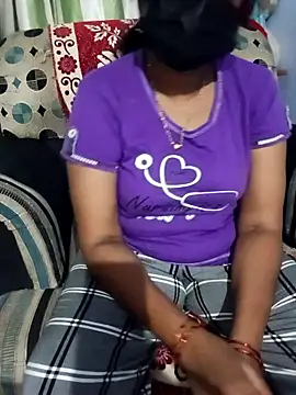 Snapshot of Tinarosy13 chatting on 03-08-26, 07:28 Tinarosy13 online show from 03-08-26, 07:28