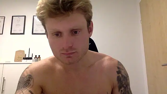 Fitlover1994 online show from 01-09-26, 07:44