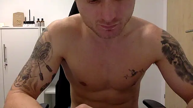 Fitlover1994 online show from 01-12-26, 08:41