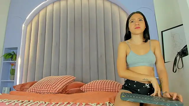 AmberStonne   online show from 02-04-26, 02:50