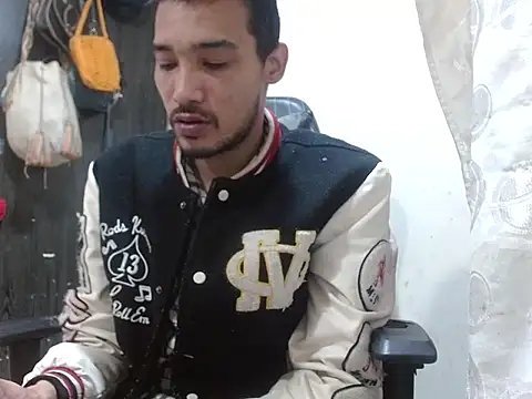 Calientes96 online show from 02-08-26, 04:05