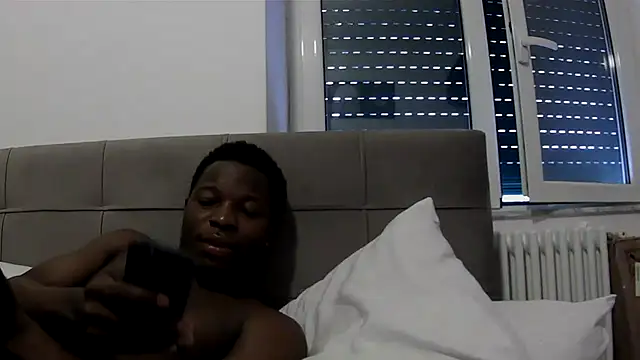 Snapshot of Bigchocco chatting on 05-12-26, 05:59 Bigchocco online show from 05-12-26, 05:59