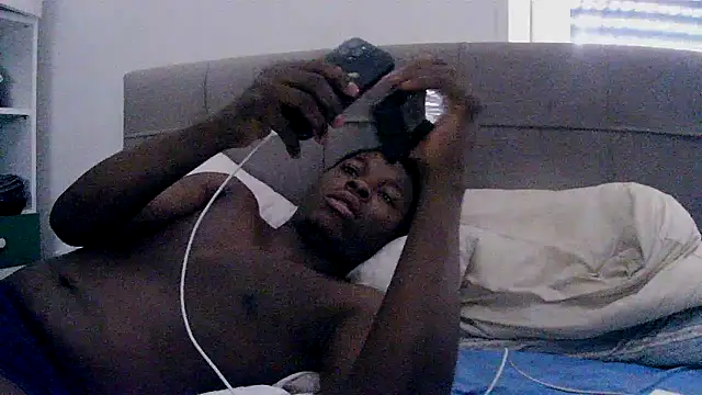 Snapshot of Bigchocco chatting on 06-14-26, 09:00 Bigchocco online show from 06-14-26, 09:00