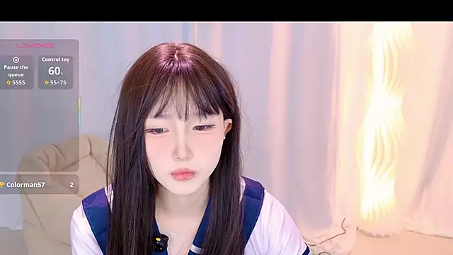 Snapshot of YE_Zi_ chatting on 01-13-26, 05:24 YE Zi online show from 01-13-26, 05:24