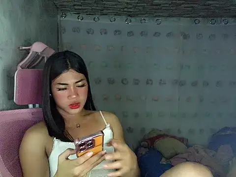 Margalona  online show from 04-22-26, 07:15