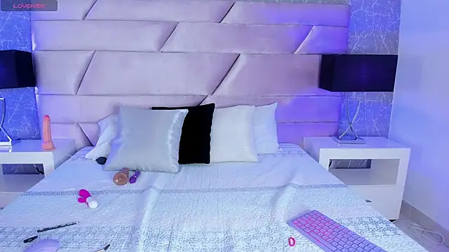 Ivy Coopper online show from 01-14-26, 07:52