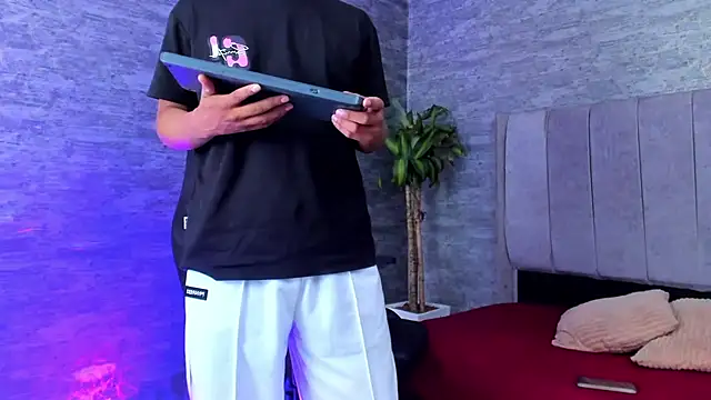 Snapshot of Andres_mer chatting on 01-10-26, 11:23 Andres mer online show from 01-10-26, 11:23