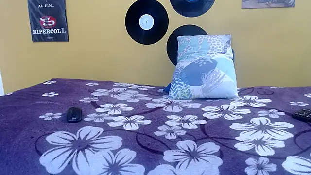 marcelasweet457 online show from 04-20-26, 02:09