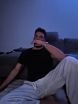 Snapshot of Angelo_33 chatting on 01-12-26, 04:12 Angelo 33 online show from 01-12-26, 04:12