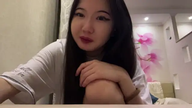 Snapshot of EriVibe chatting on 01-13-26, 06:13 EriVibe online show from 01-13-26, 06:13