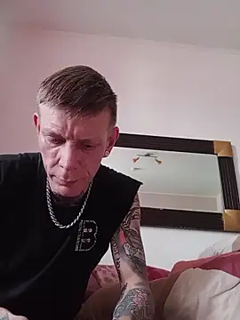 Snapshot of Der_Schoene_Penis chatting on 04-17-26, 12:19 Der Schoene Penis online show from 04-17-26, 12:19