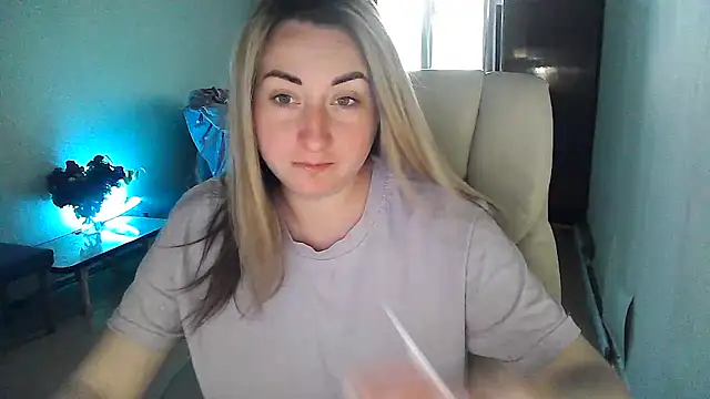 FoxyAnn12 online show from 05-06-26, 11:48