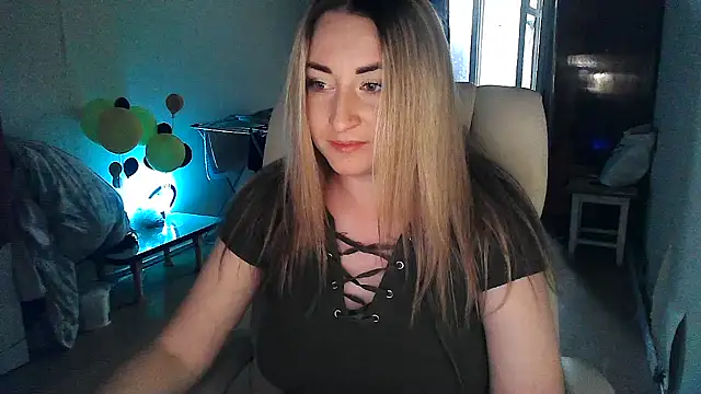 FoxyAnn12 online show from 06-21-26, 04:53