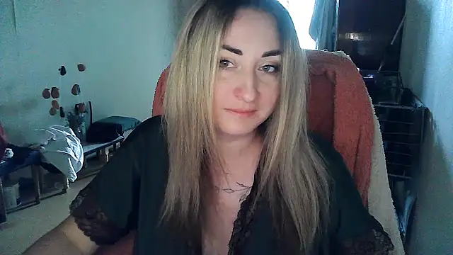 FoxyAnn12 online show from 07-26-26, 05:15