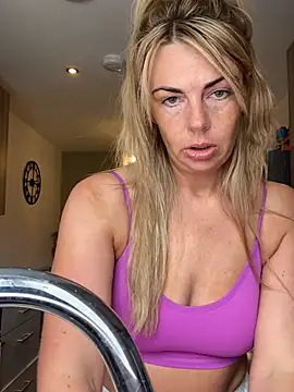 Scarlett the girlnextdoor online show from 05-19-26, 01:17