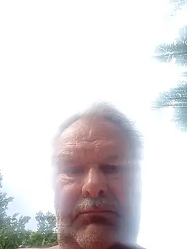 Snapshot of WildNomade chatting on 07-08-26, 04:22 WildNomade online show from 07-08-26, 04:22
