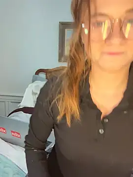 Snapshot of teenyblossom chatting on 01-16-26, 02:10 teenyblossom online show from 01-16-26, 02:10