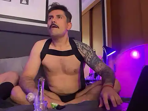 LukasMackenna online show from 04-03-26, 03:15