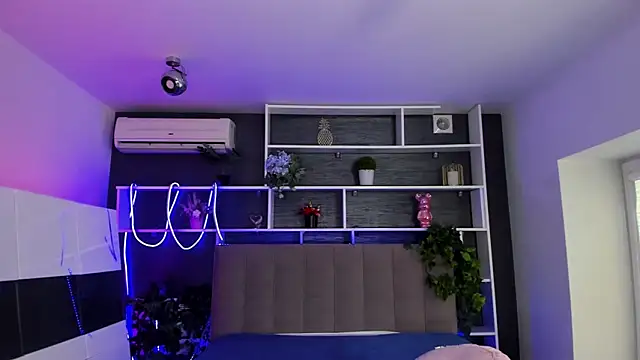 Snapshot of StephieRousee chatting on 02-25-26, 06:23 StephieRousee online show from 02-25-26, 06:23