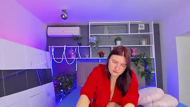 StephieRousee online show from 04-20-26, 05:32