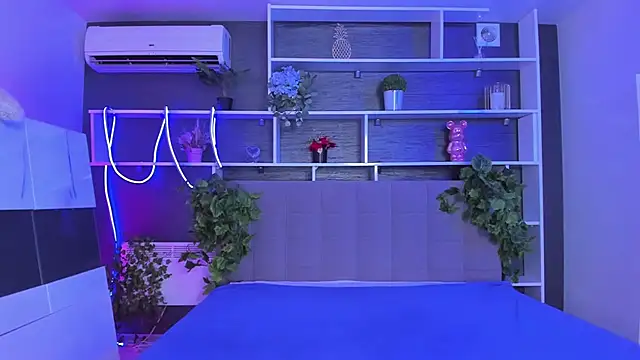 StephieRousee online show from 07-29-26, 05:27
