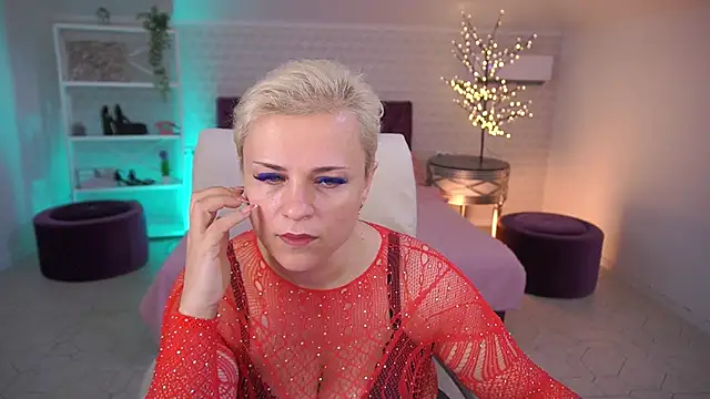 Snapshot of CrystalVibe chatting on 06-10-26, 06:01 CrystalVibe online show from 06-10-26, 06:01